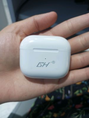 yengi airpods 100.000 som
