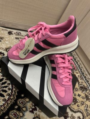 Кроссовки adidas