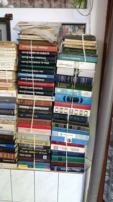 продаю книги б/у