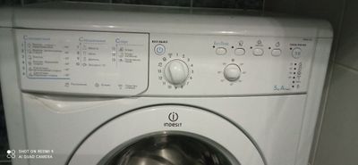Продам стиральная машину Indesit