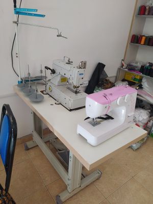 2 ta tikuv mashinasi sotiladi
