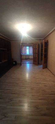 м.Буюк Ипак Йули Капитал Банк 3-комн 4/5 75 м² кирпич 2х6 без ремонта