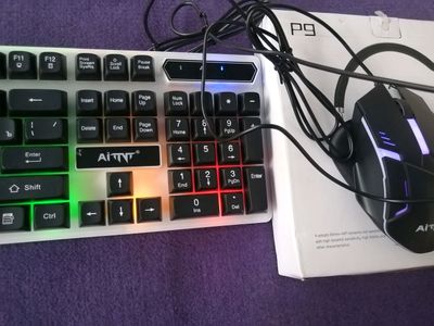 Klaviatura va sichqoncha rgb yorutgichlari bilan