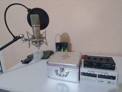 Micrafon B2 pro orginali Zvukavoy karta M-AUDIO