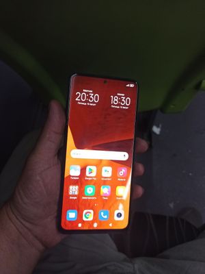 Samsung a 20. 32tali sotiladi.