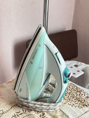 Продается утюг braun