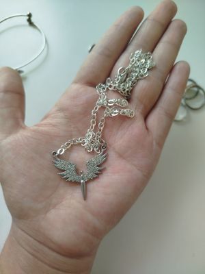 Ayollar taqinchoqlari