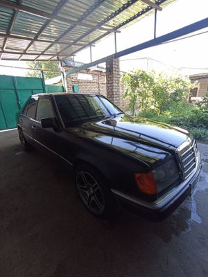 Mersades-benz w124
