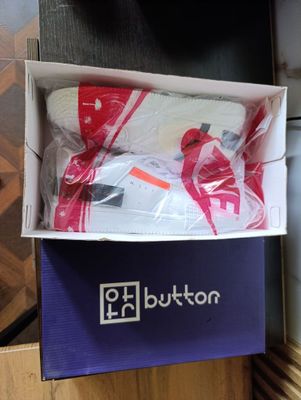 Продам кроссовки NIKE новые,размер 43.