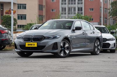 Yangi BMW i3 40L sotiladi