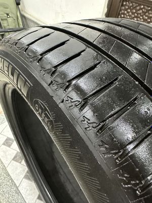 Michelin Latitude Sport 3. Две задние шины.