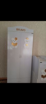 Bravo bolalar uchun shkaf va krovat