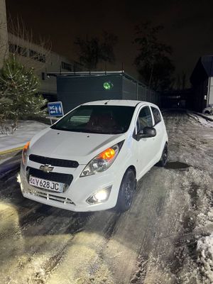 Chevrolet spark 2015 MT