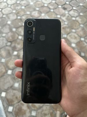 Infinix HOT 11.