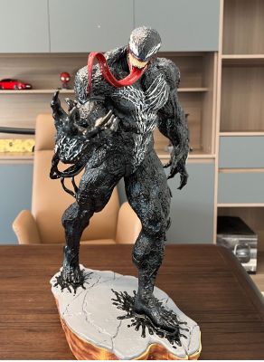 Фигурка Venom, высота 50см