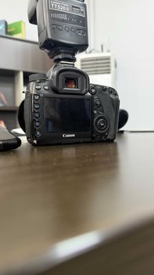 Срочно продаётся фото/видеоаппарат Canon