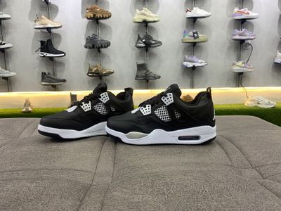 Jordan 4 krossovka