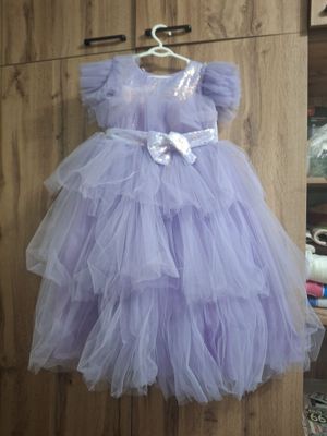 Продам платье на девочку 8-9 лет
