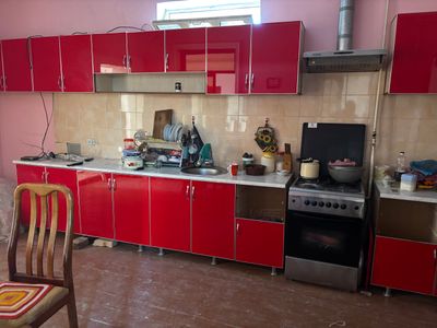Продается кухонный гарнитур в хорошем состояние