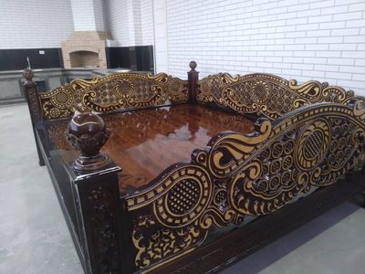 Сури тапчан карават