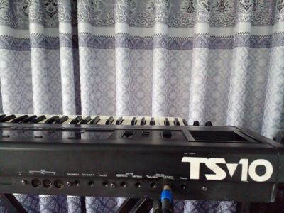 TS 10 ensoniq...