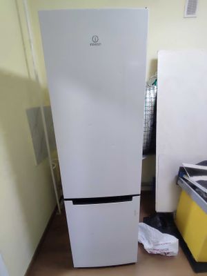 Холаделник Indesit