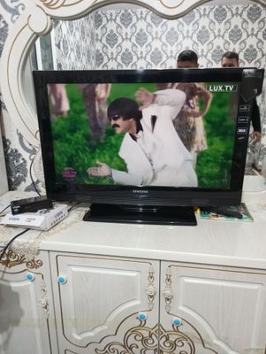 Срочно продам Самсунг 32 телевизор