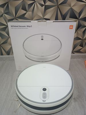 Продам Пылесос-робот Xiaomi Mi Robot Vacuum-Mop Essential