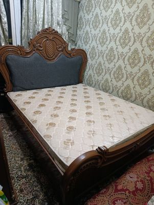 Divan 2 kishilik.