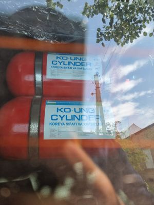 Kaptiva moshinasiga metan balon sotiladi.