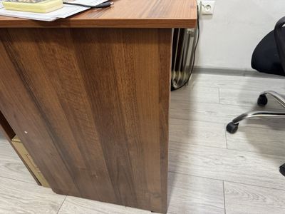 Продам офисную мебель в хорошем качестве