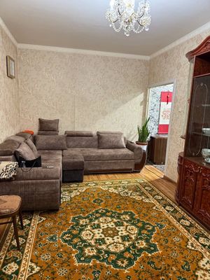 1 комн. переделанная в 2х. Авиагородок. Балкон 2*6.