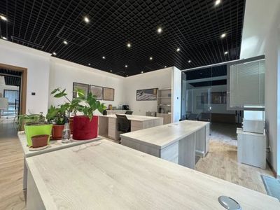 Аренда офиса на Шота Руставели. Сеул Мун. 202 м²