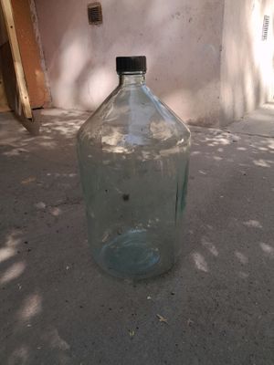 Продаю стеклянные бутыли