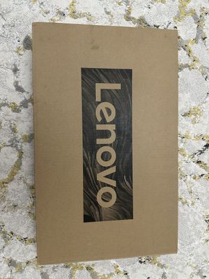 Yangi notebook karobkadan ochilmagan