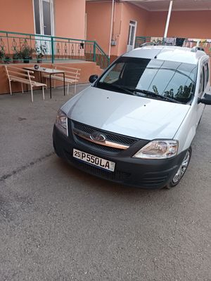 Lada largus 2018