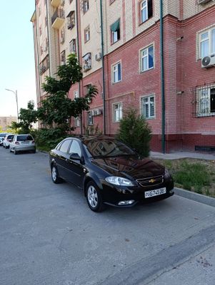 8 hududa 1 dom 7 etaj 2 honale dom sitilad