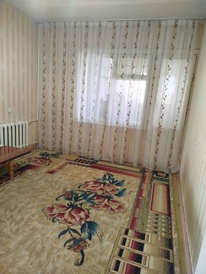 Kvartira sotiladi. 11-maktab yonida