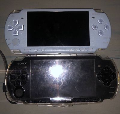 Продам 2 игровые приставки PSP из нашего детства