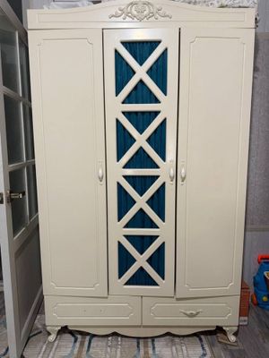 Детский шкаф в идеальном состоянии
