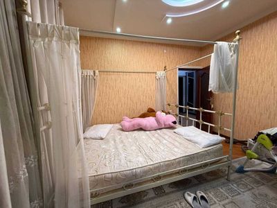 кровать и метала каркаса