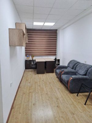 Аренда под офис 1 минут от метро Айбек 20м2, 400$ БЦ