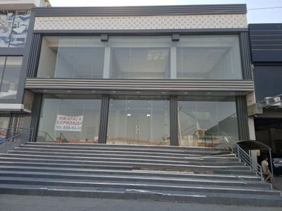 Qarshi shahar markazidan noturar bino ijaraga beriladi