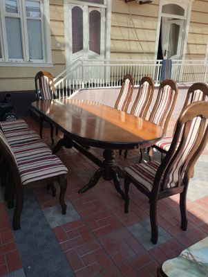 stol stul sotiladi yongʻoq darahtidan mebel