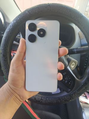 Tecno spark xotira 128 holati ideal