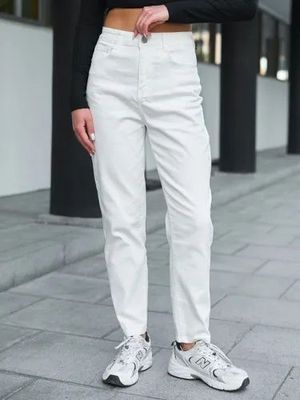 Белые джинсы Bershka