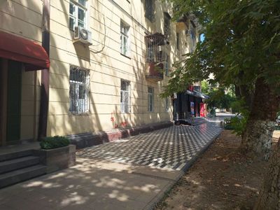 ПРОДАЕТСЯ 3/1/4 на: Новомосковская 74м2 1линия