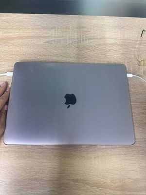 Macbook Pro 13, 8/256 Core i5