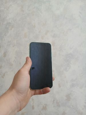 Apple 11 64 ГБ yomkost 75