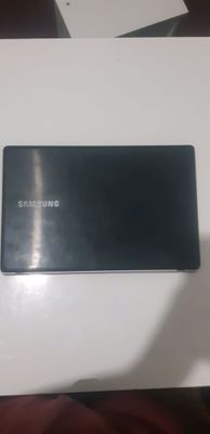 SAMSUNG Laptop